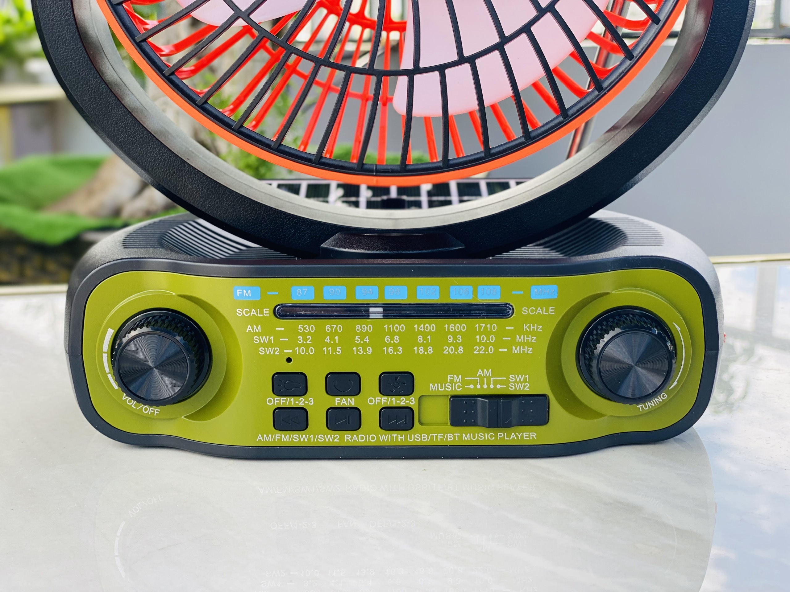 Quạt Đa Năng FP356S tích hợp 3 trong 1 quạt làm mát đài radio nghe nhạc có năng lượng mặt trời cao cấp dùng pin sạc hàng nhập khẩu