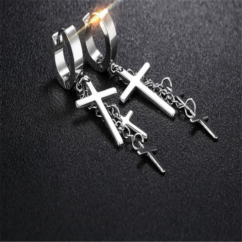 Bông tai thiết kế ba thập tự lạ mắt