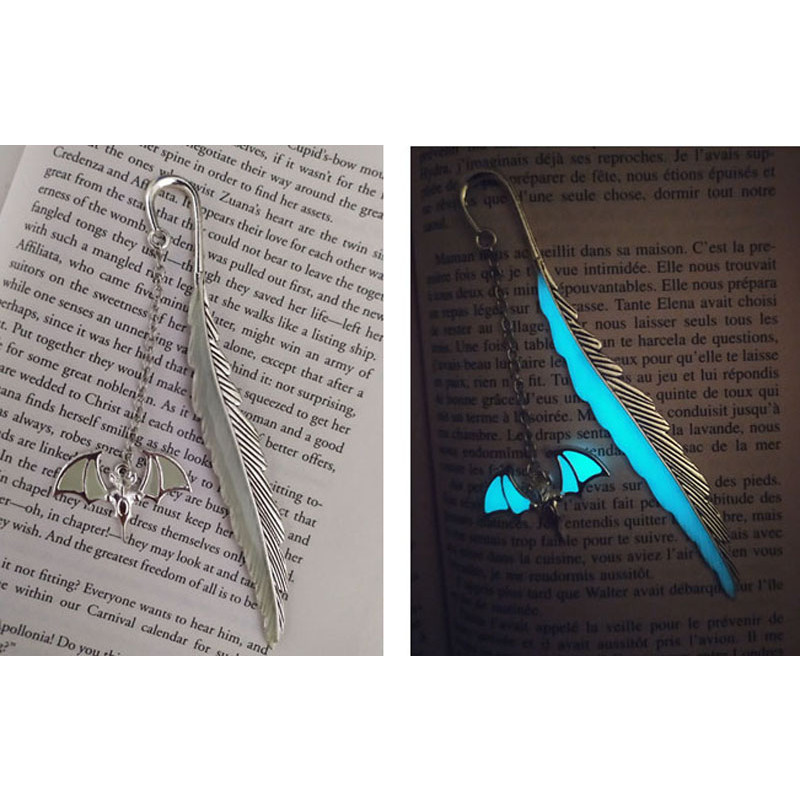 Bookmark dạ quang phát sáng