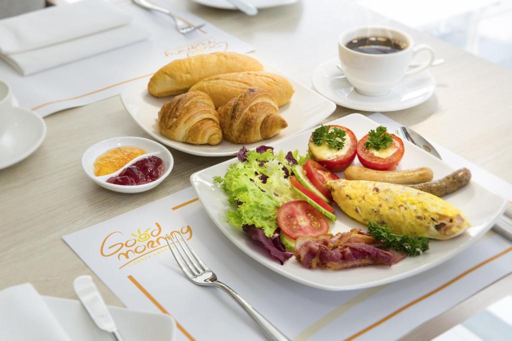 Combo 4N3D KS Liberty Central Hotel Nha Trang: VMB khứ hồi Hà Nội - Nha Trang + Phòng Tiêu Chuẩn + Ăn sáng