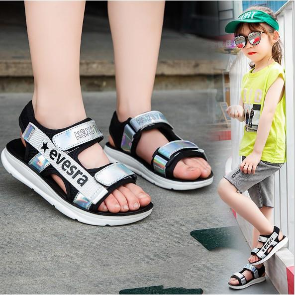 Sandal bé gái óng ánh cao cấp đế mềm êm chân đi học đi chơi thiết kế chắc chắn chống trơn trượt