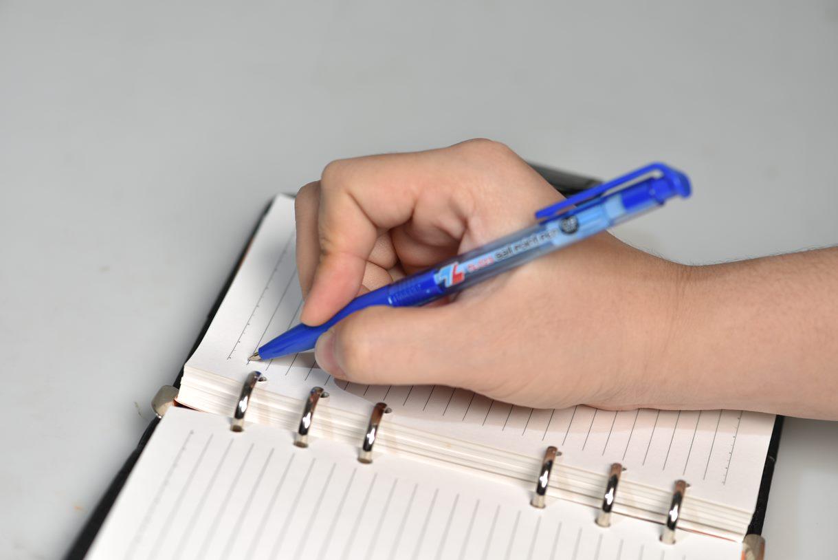 Bút Bi Thiên Long TL-023 ( Xanh+Đen+Đỏ ) - Đen