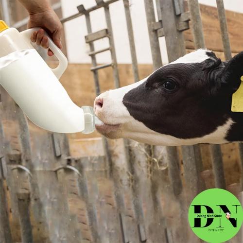 Bình Bú Sữa Cho Bê Nghé Trâu Bò - Dung tích 2L