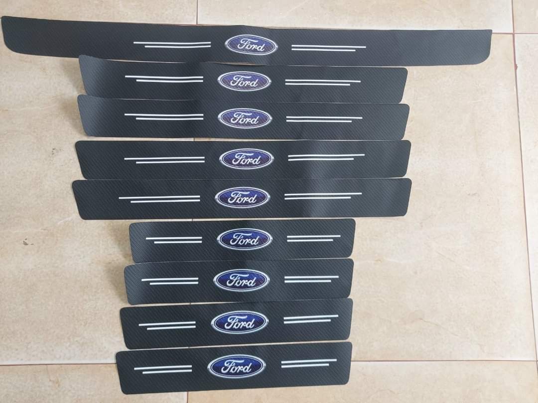 FORD- Bộ 9 miếng dán bậc cửa trong ngoài và Cốp Sau Ô tô Chống trầy bằng Sợi Carbon