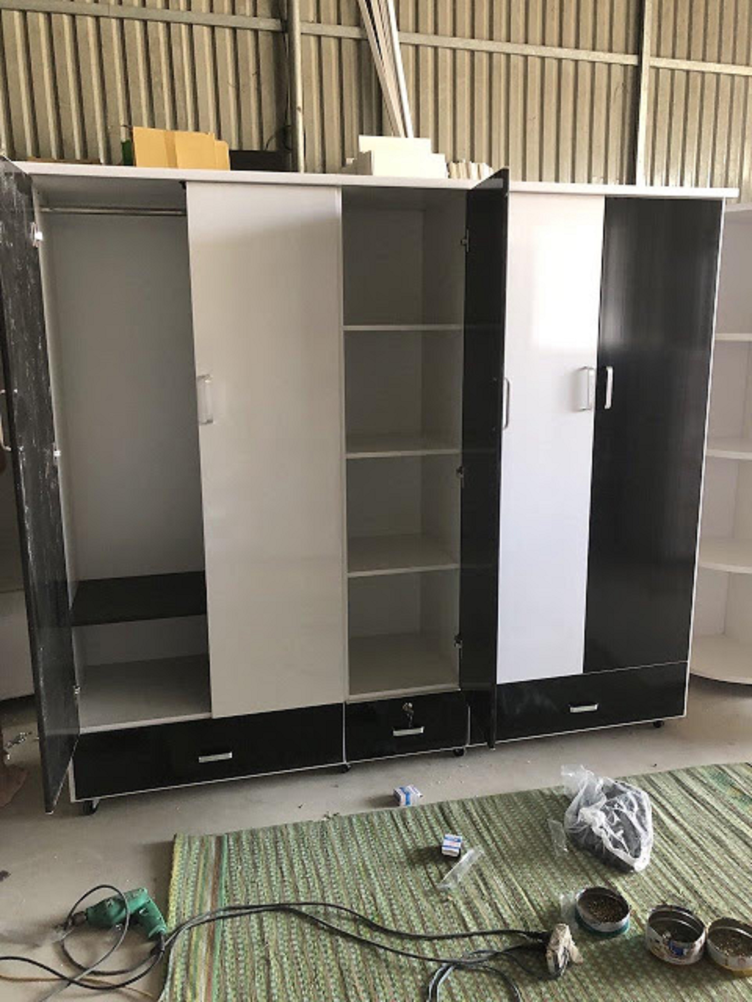 Tủ Nhựa 5 Cánh Màu Trắng Sồi Đen 168
