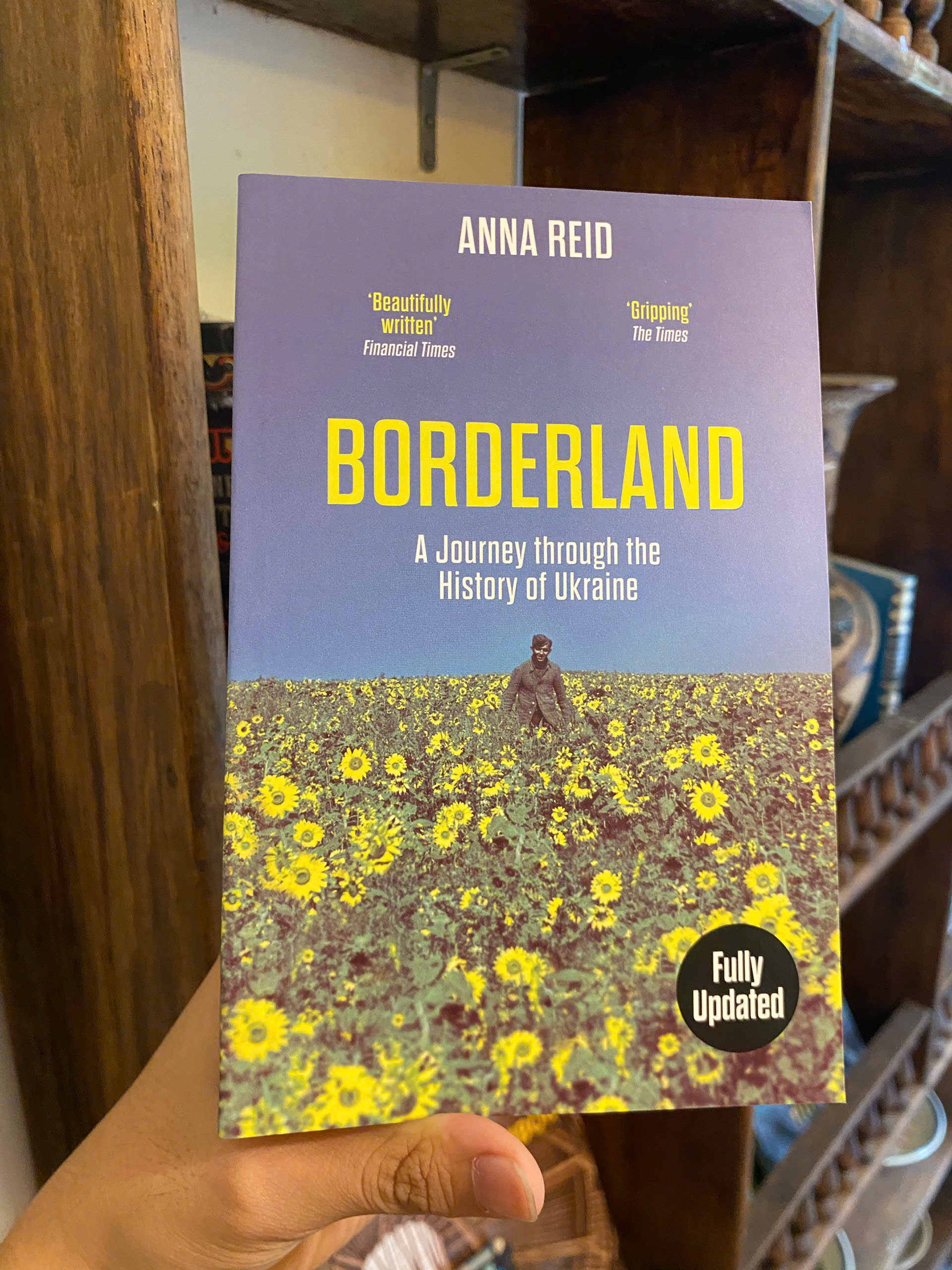 Sách - Borderland: A Journey Through the History of Ukraine by Anna Reid | History Nonfiction