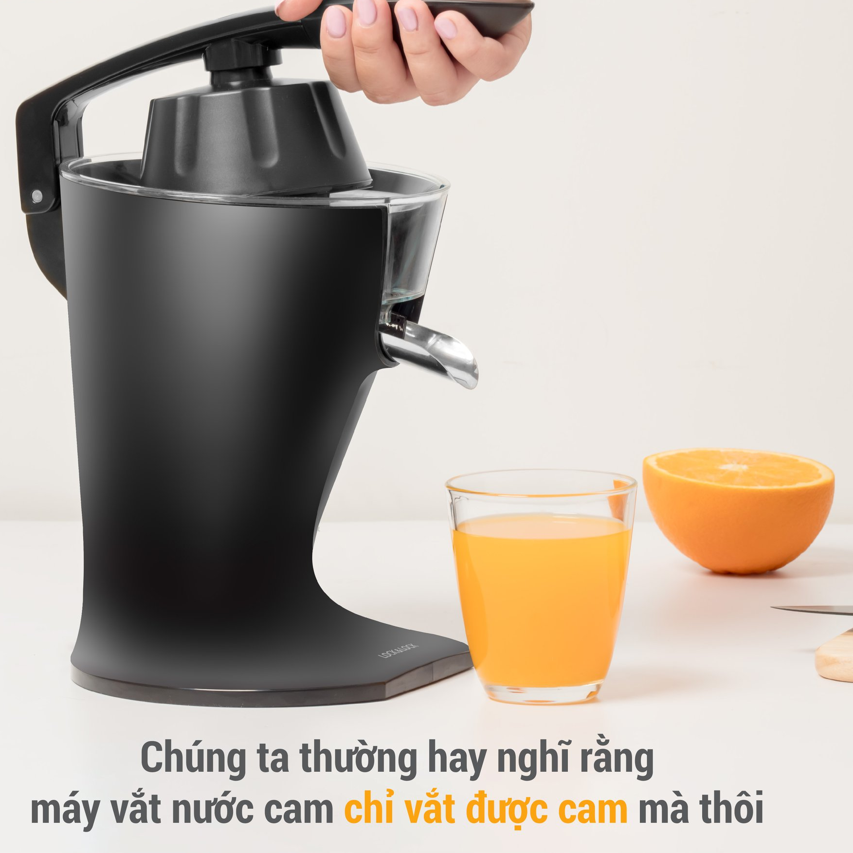 Máy vắt cam Lock&amp;Lock EJJ256BLK 85W - Hàng chính hãng