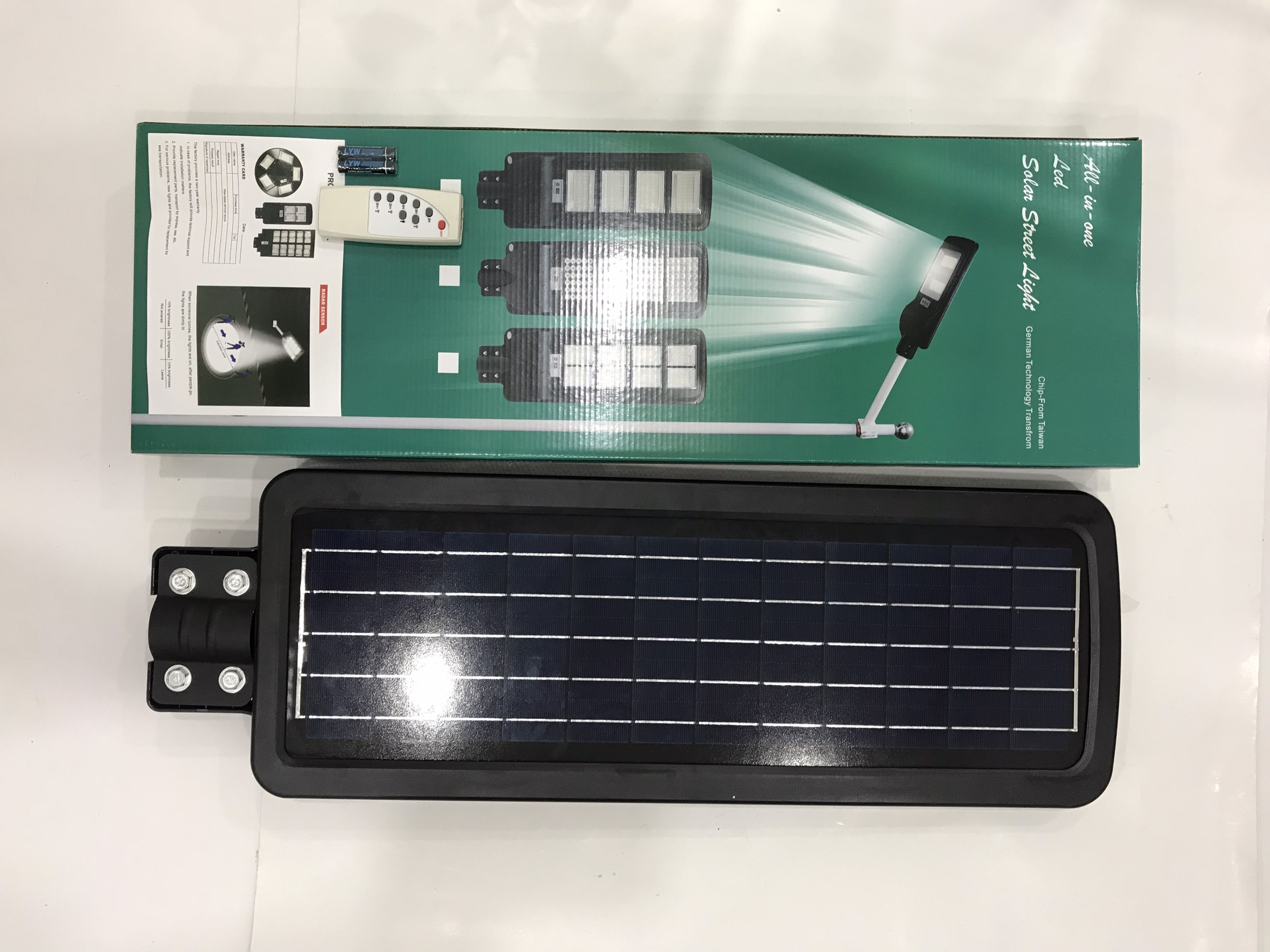 Đèn đường năng lượng mặt trời liền thể MK-66300 300W