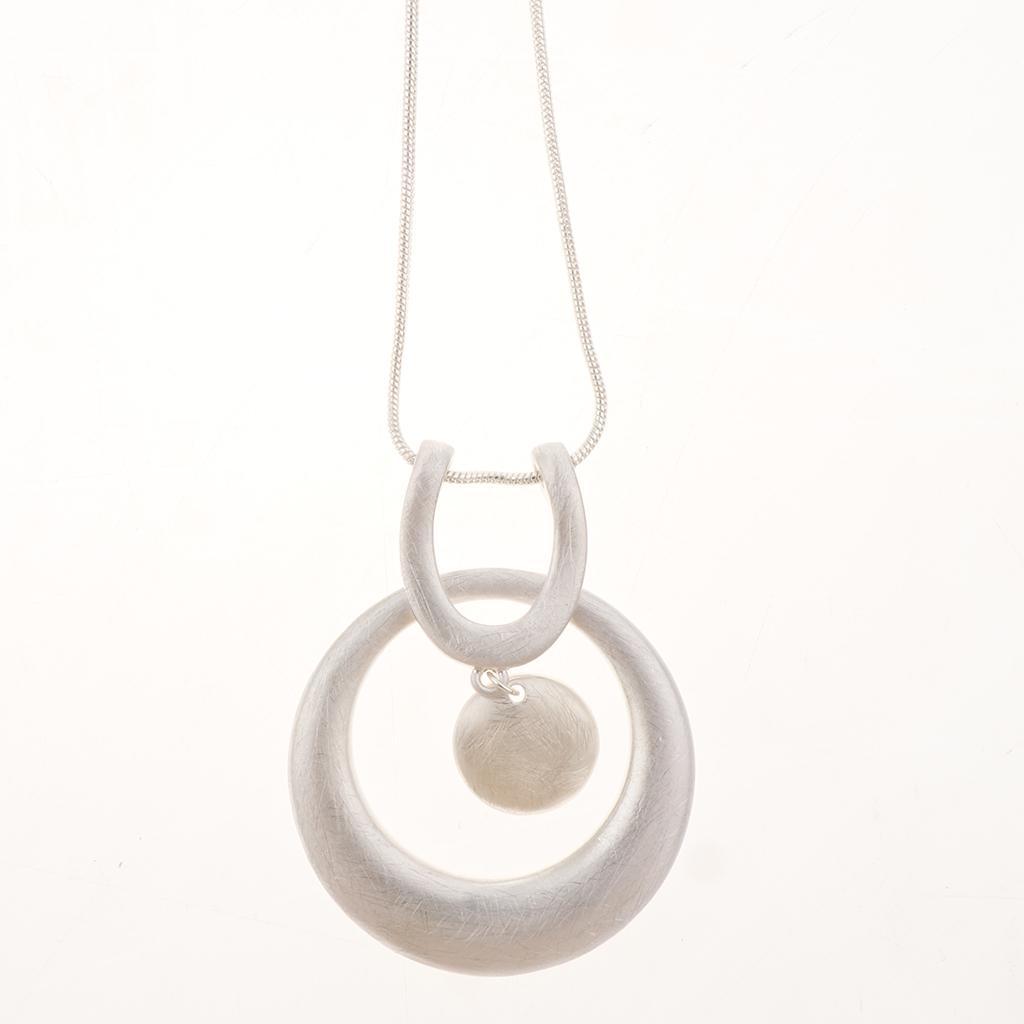 Vintage  Link Chain with Brushed Round Pendant Necklace Jewelry