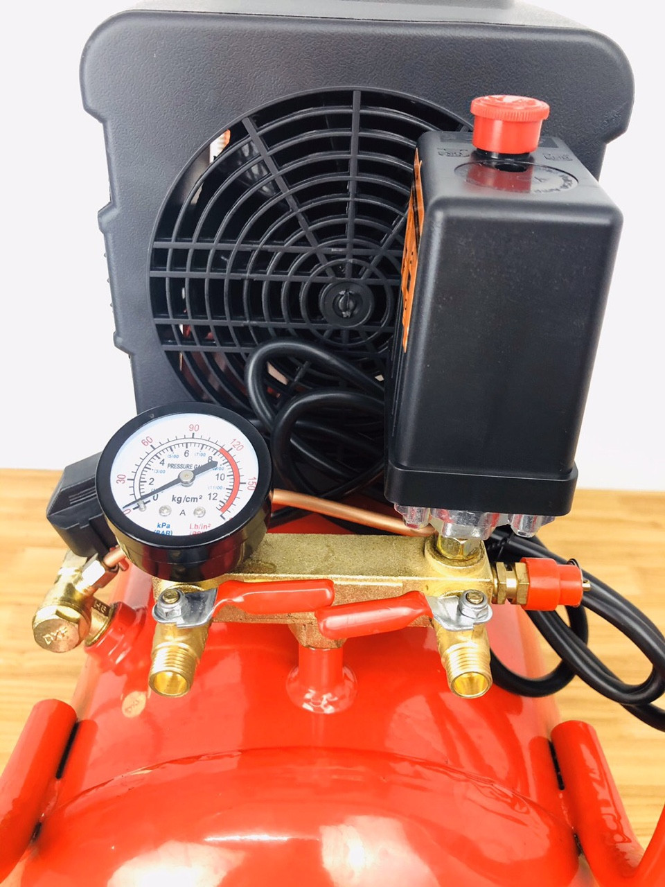 MÁY NÉN KHÍ CÓ DẦU 4HP, 36L BTEC BT4036-HÀNG CHÍNH HÃNG