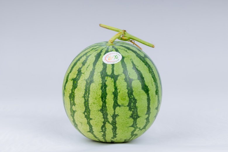 - Dưa hấu ruột đỏ không hạt