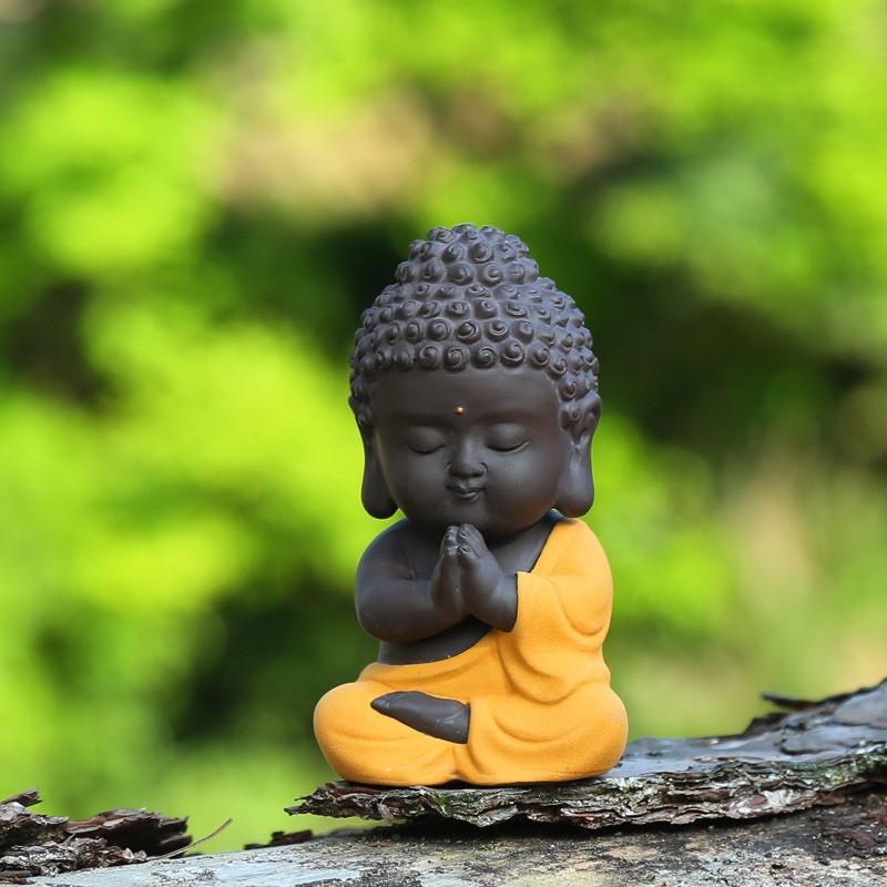 Tượng A Di Đà áo vàng gốm tử sa kèm chuỗi tràng hạt tuyệt đẹp
