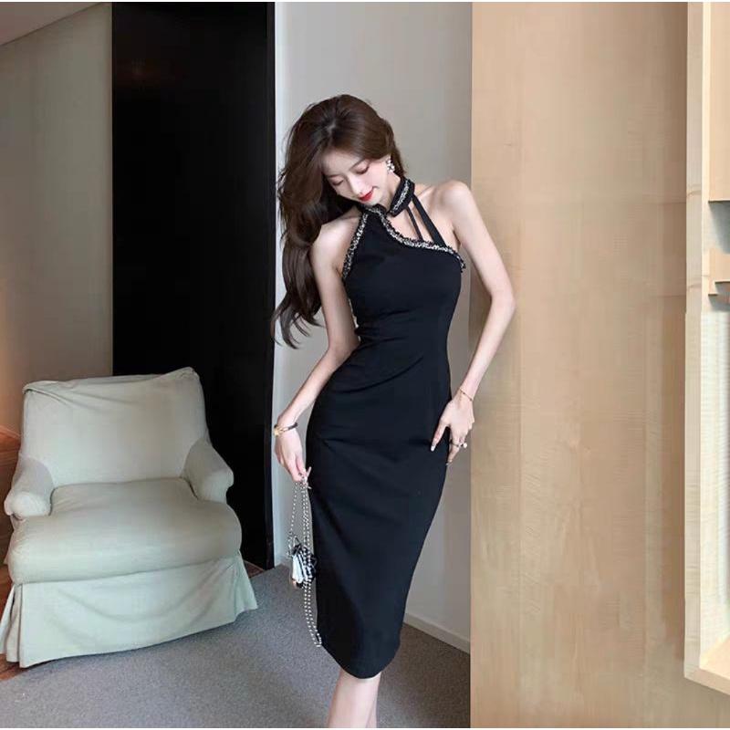 SƯỜN XÁM ĐÍNH ĐÁ VIỀN CỔ SANG TRỌNG