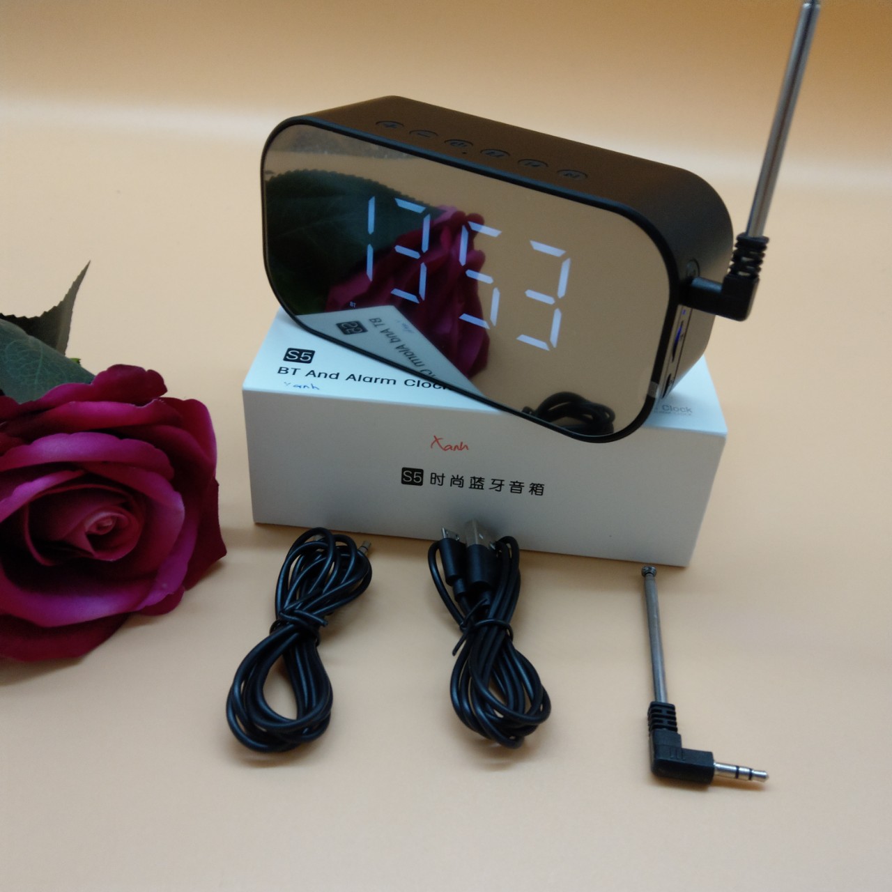 Loa gương Bluetooth FM siêu trầm có báo thức đồng hồ S5 - L0002