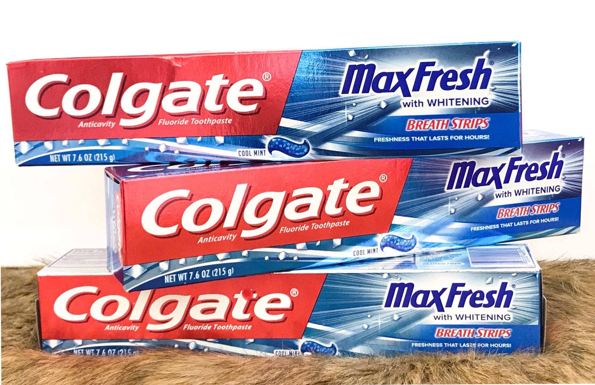 Set kem đánh răng Colgate Max Fresh With Whitening Breath Strips, 5 x 215g