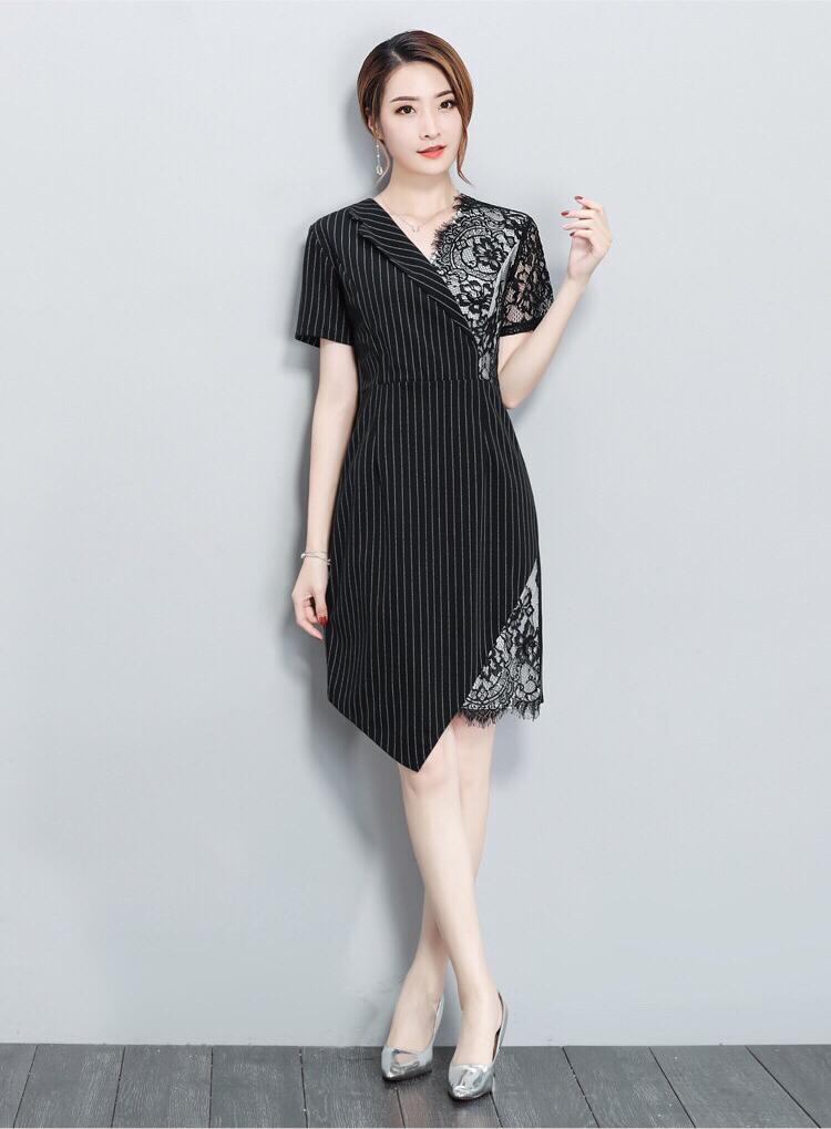 Đầm Kẻ Cổ Vest nửa phối ren