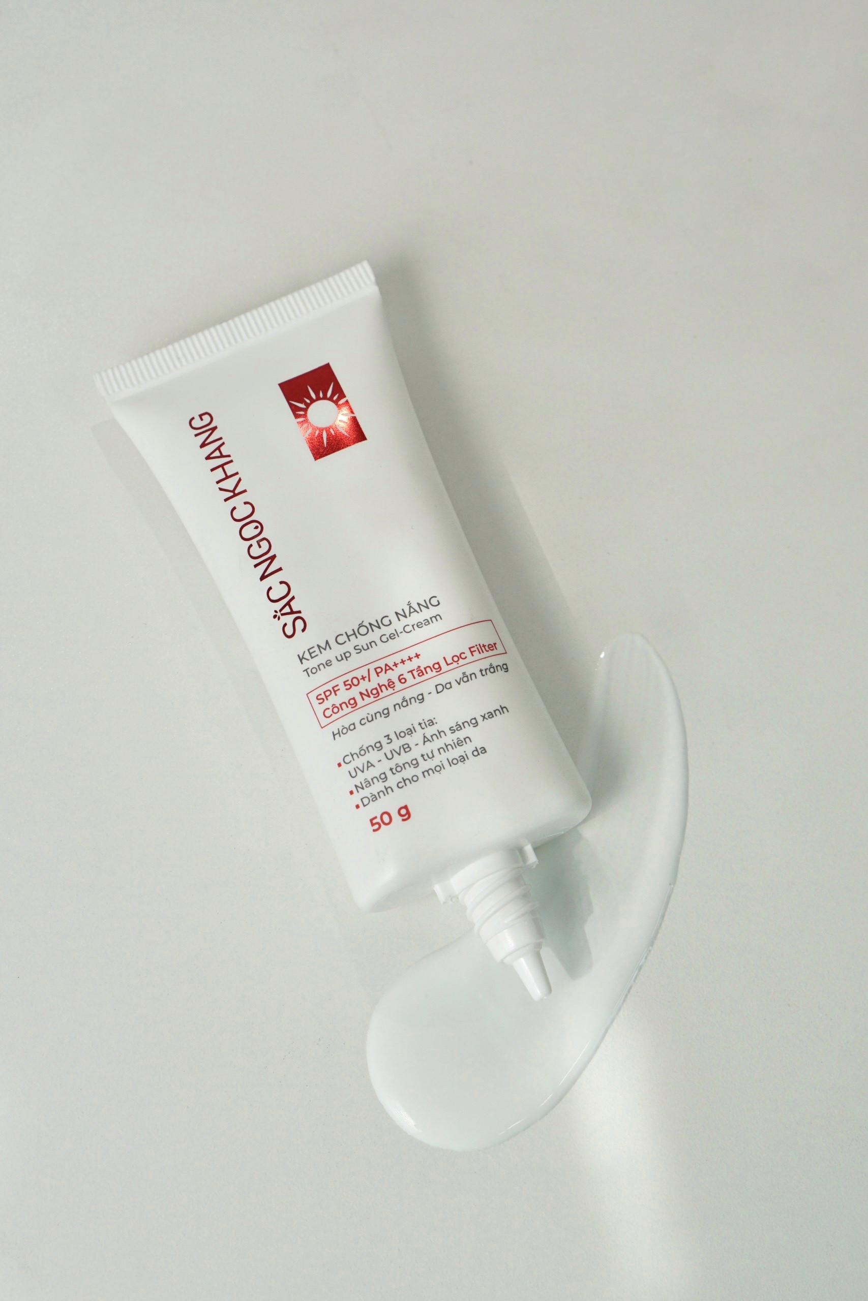 Kem chống nắng Sắc Ngọc Khang 50g giúp chống nắng hiệu quả với chỉ số SPF50, PA++++