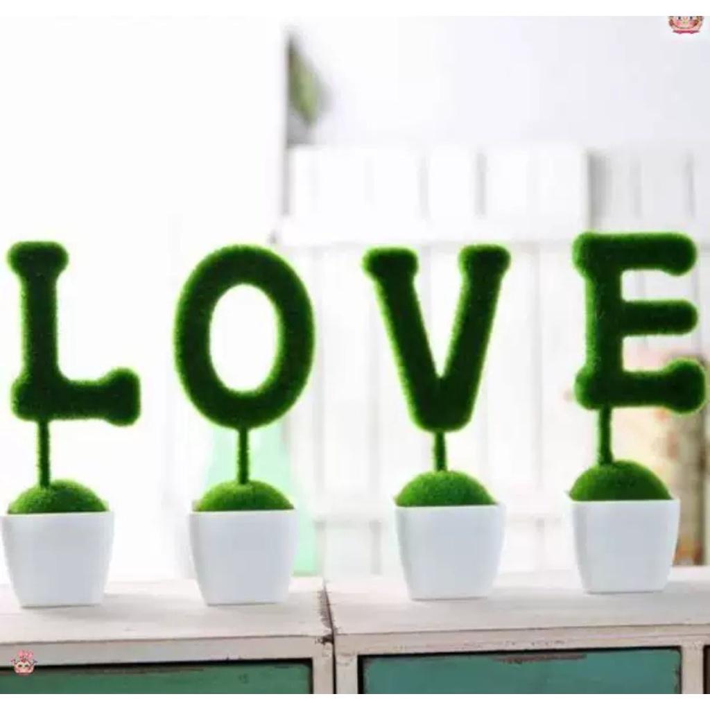 Bộ chậu cây giả hình chữ LOVE đặt kệ tủ decor nhà cửa, quán cà phê lãng mạn LV-04