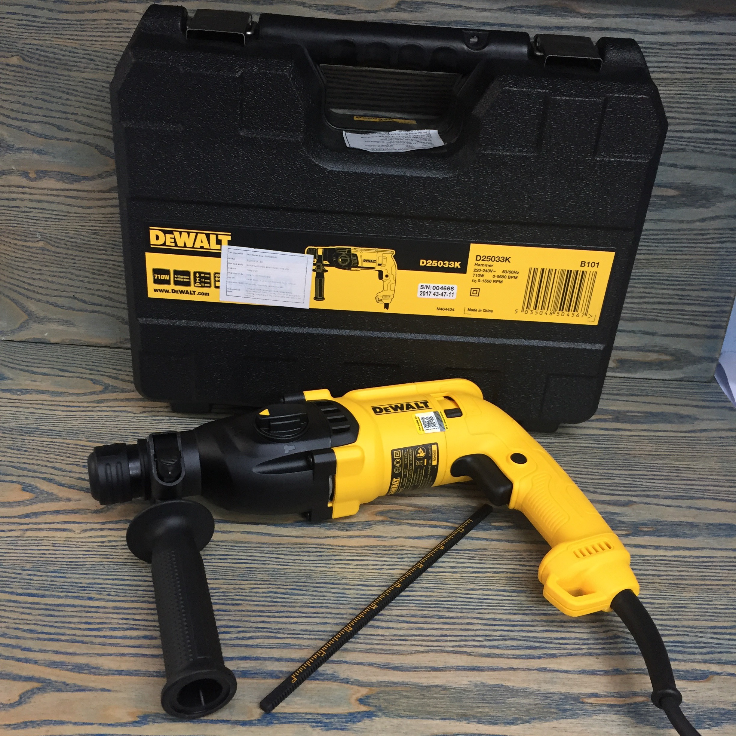 Máy khoan búa 3 chức năng - 710W /22mm DeWALT