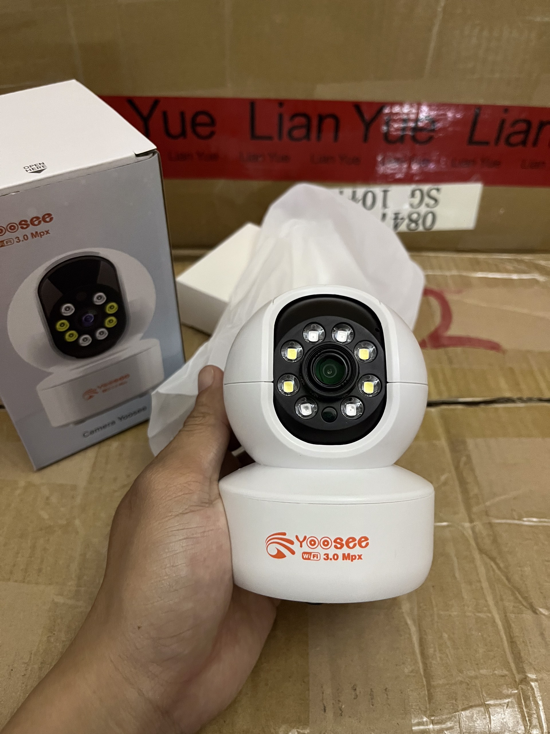 CAMERA WIFI YOOSEE FULL HD ĐỂ BÀN HOẶC ỐP TRẦN - HÀNG NHẬP KHẨU