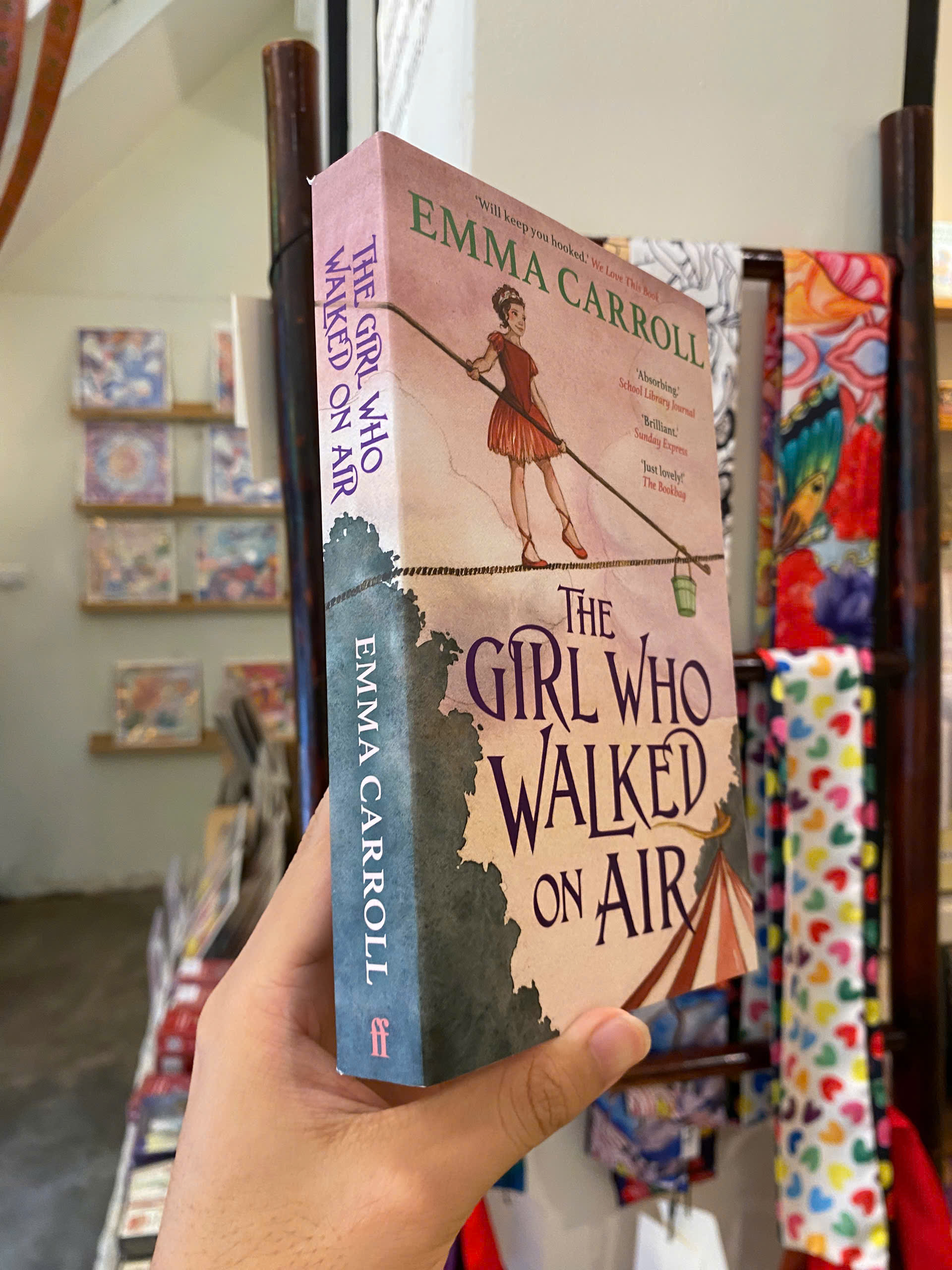Sách - The Girl Who Walked On Air by Emma Carroll | Children English Novel / Ngoại văn Nhập khẩu