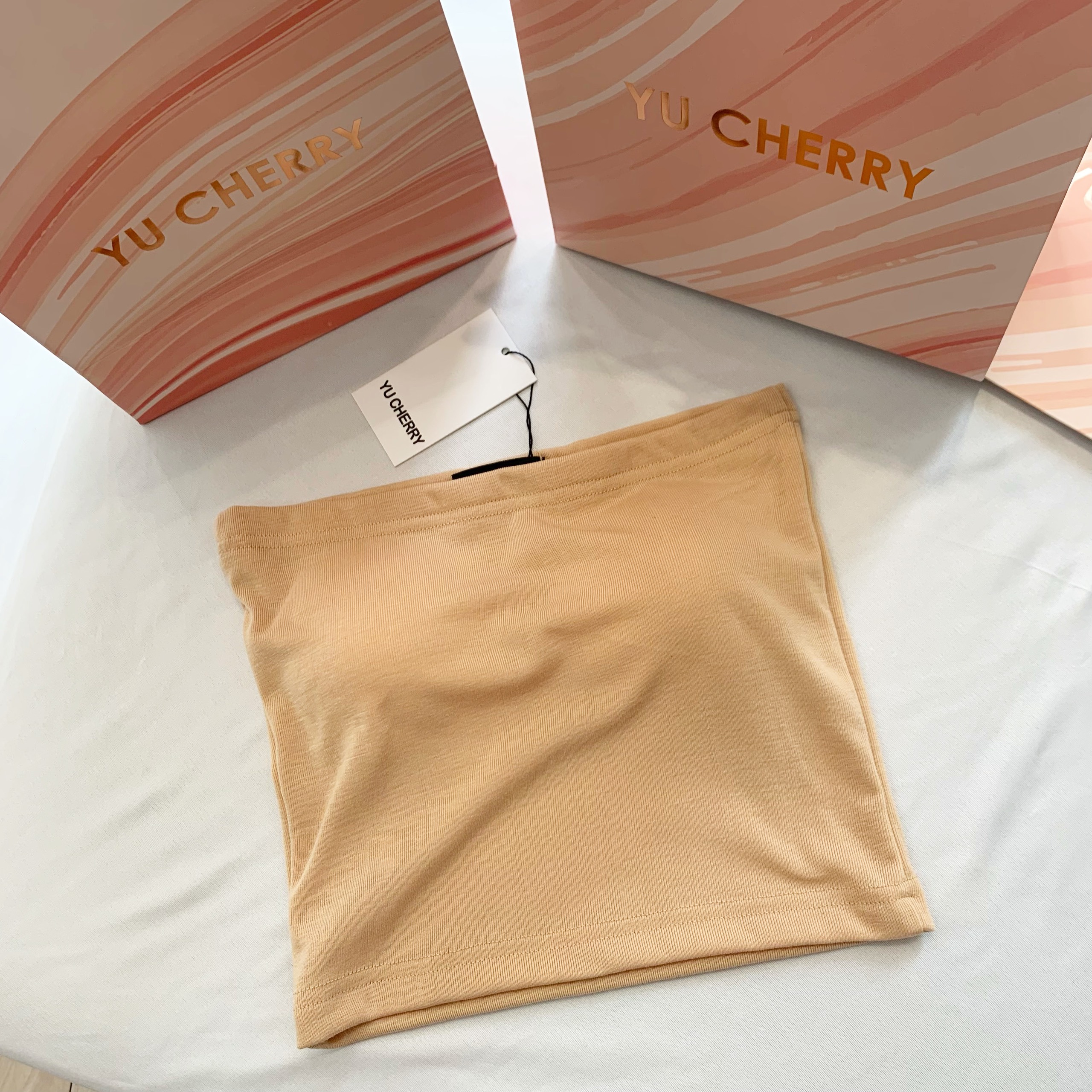 [BUY 1 GET 1] YU CHERRY | Áo ống có mút ngực, Áo quây có mút ngực, Áo ống croptop không xù lông YU's Strapless YA438