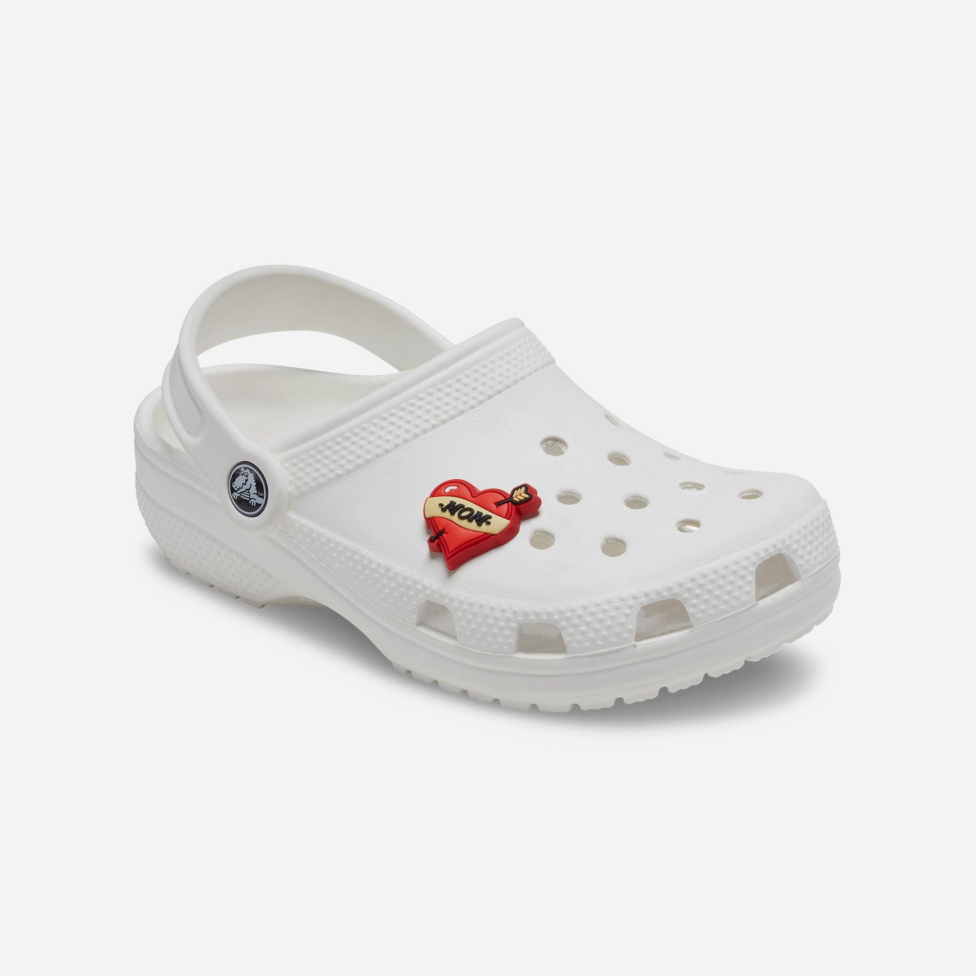 Huy hiệu jibbitz Crocs Mom Heart Tattoo - 10011690