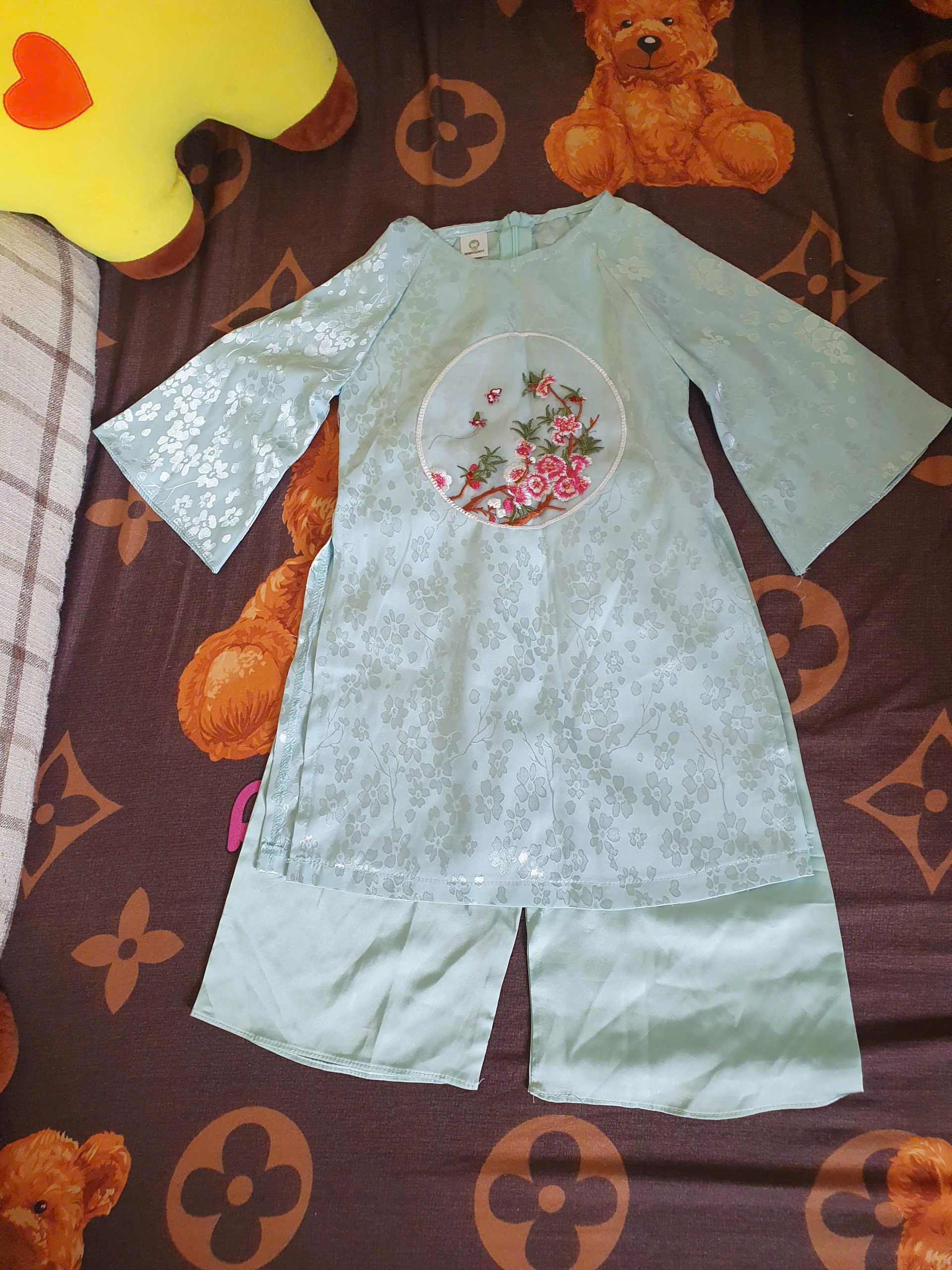 Áo dài bé 3-4 tuổi (12-16kg) hàng thanh lý/secondhand new 90% (hồng/xanh)