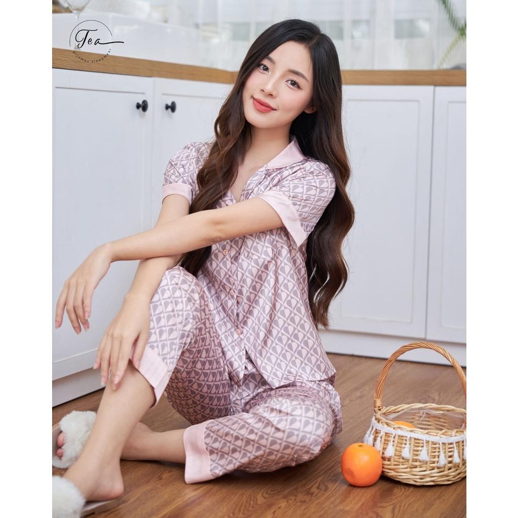 Bộ mặc nhà pyjama lụa cao cấp Tea Store tay ngắn quần dài họa tiết chữ Tea sang trọng