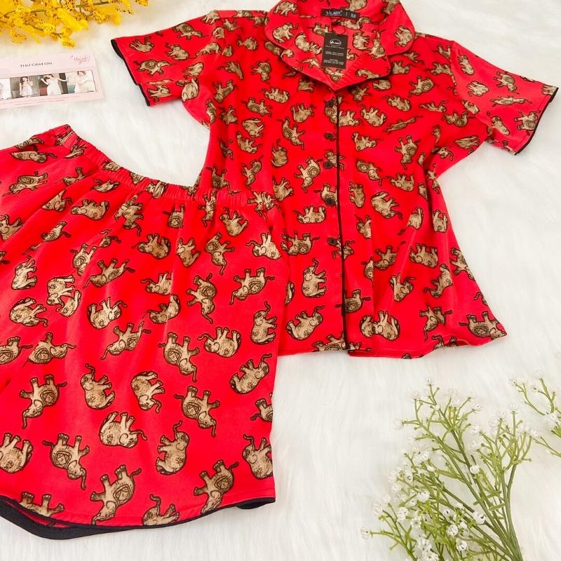 Đồ bộ pijama lụa, đồ mặc nhà nữ VILADY - B138 kiểu quần đùi tay cộc họa tiết con Voi siêu dễ thương, chất liệu lụa Pháp (lụa latin) - Màu đỏ