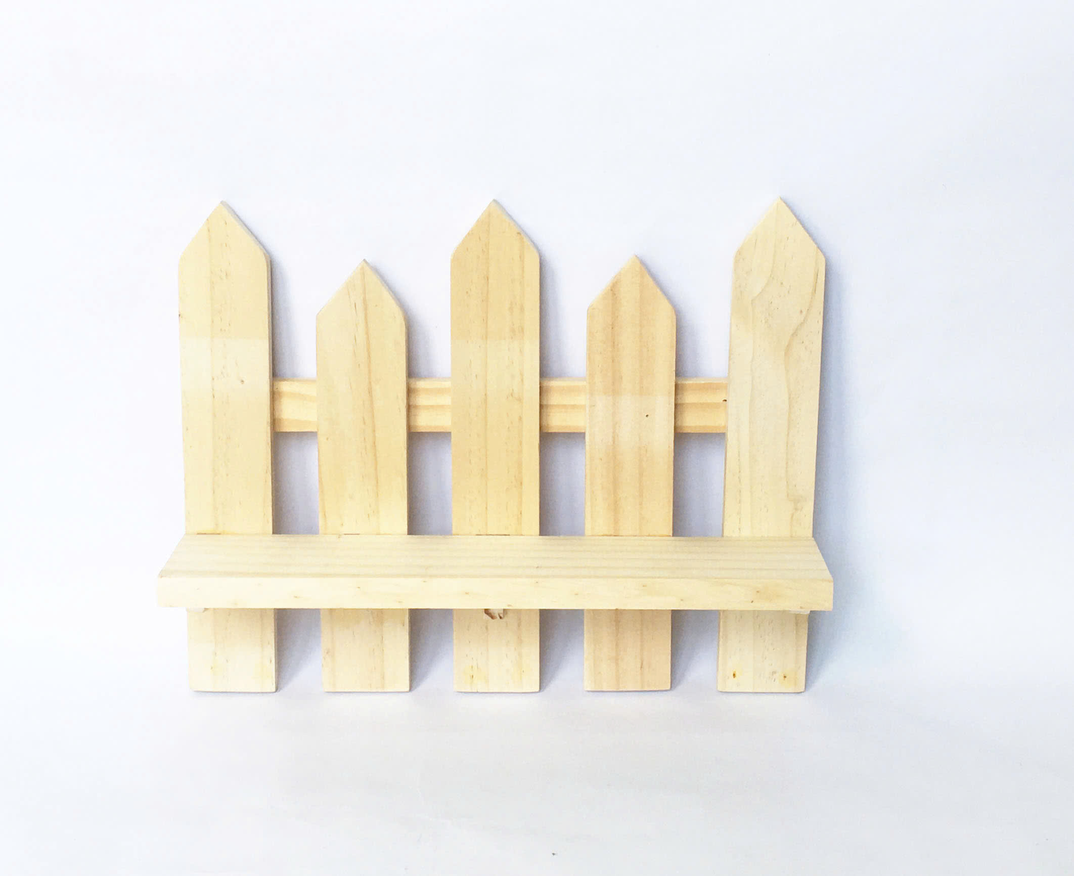 Kệ đa năng Kệ gỗ treo tường trang trí hình hàng rào gỗ thông KT D32xC25cm