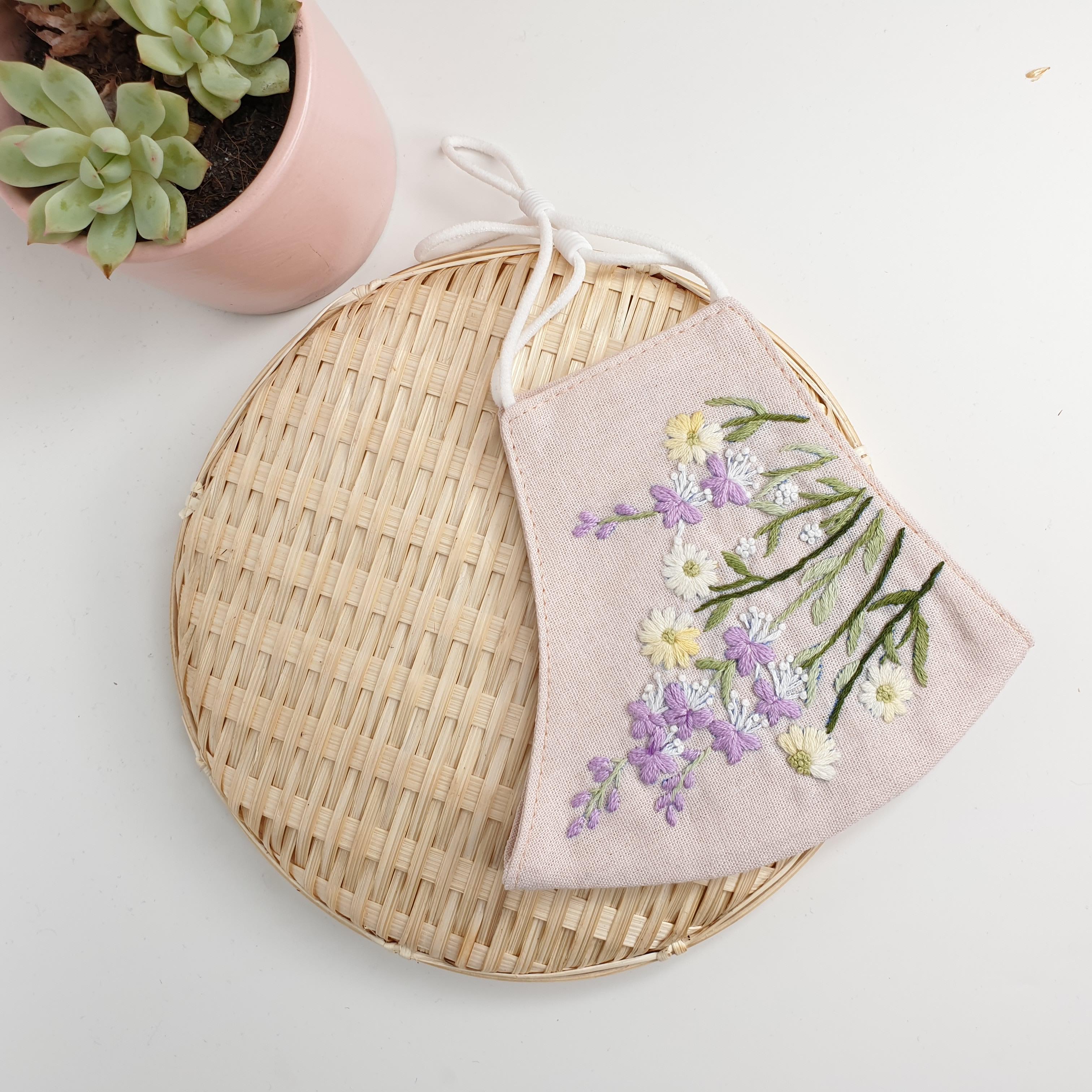 Khẩu trang thêu tay vải linen JL198