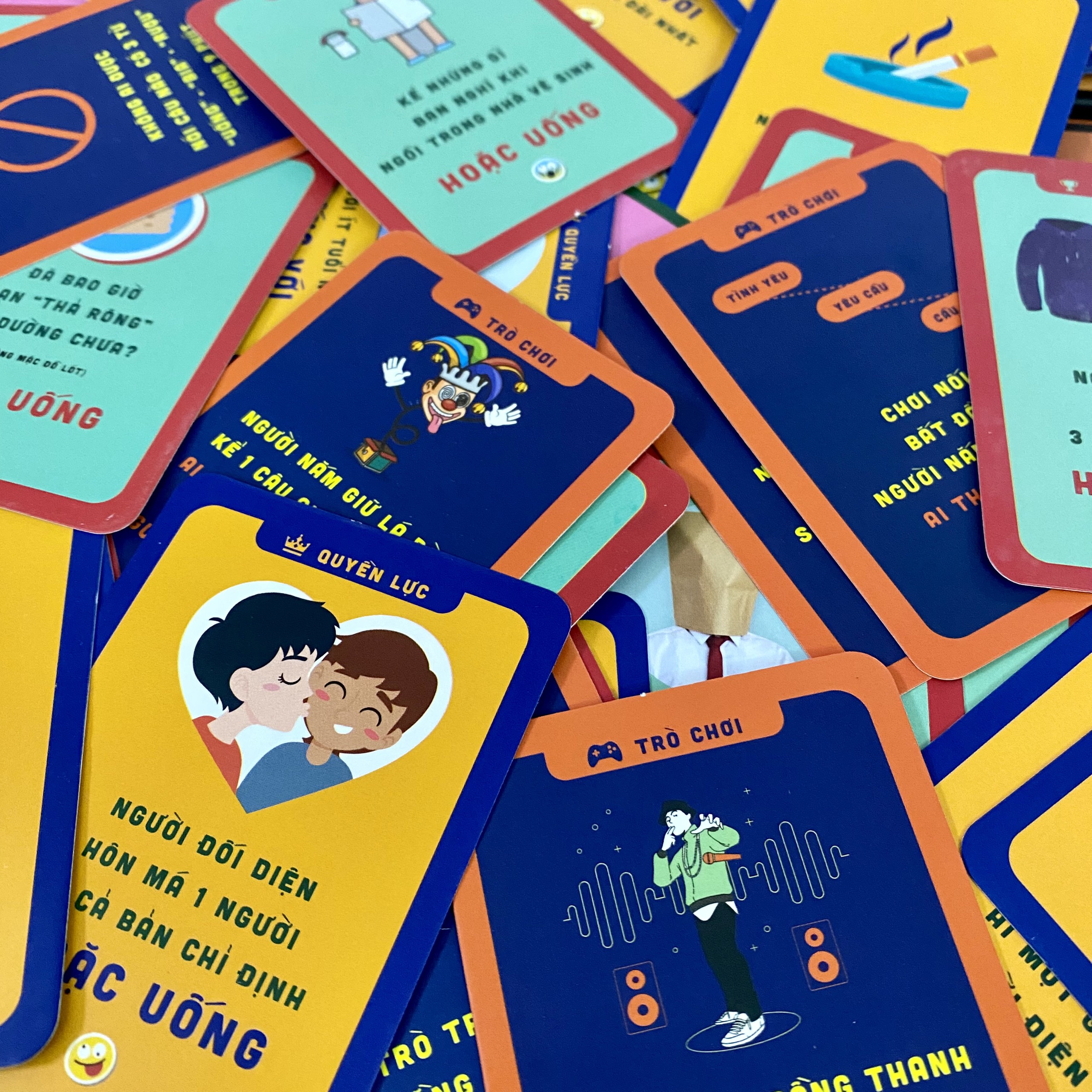 Bộ thẻ bài drinking game nốc out thẻ bài huệ uống thử thách cùng bạn bè cho nhóm cặp đôi 100 lá U Là Trời