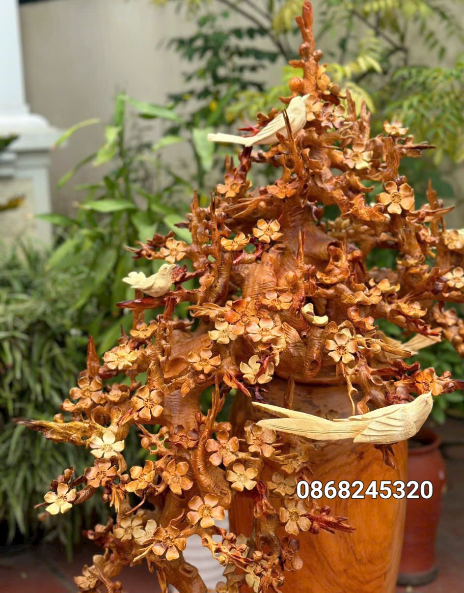 1 Bình hoa mai lan phong thủy trang trí phòng khách bằng gỗ hương