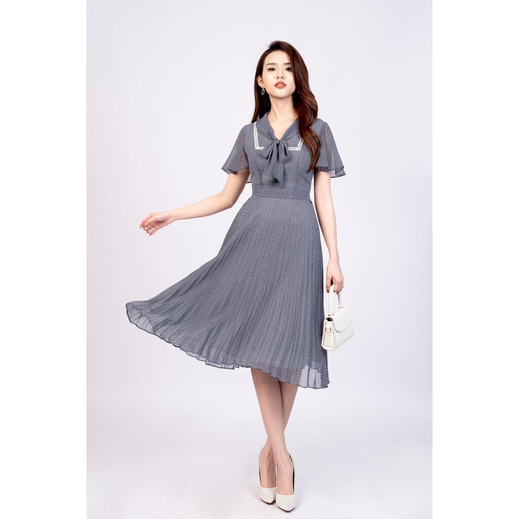 Đầm xòe, chân váy dập ly, tay cộc, cổ buộc nơ, ngực đính viền ren MMOutfit M-DA071021326