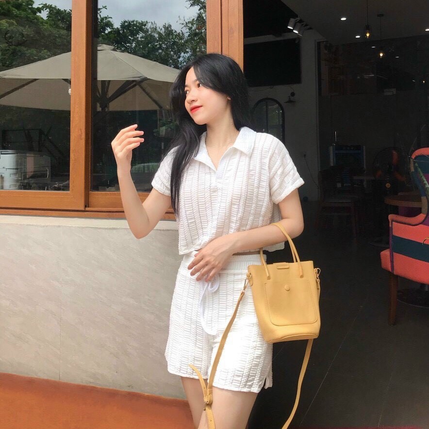 SET ÁO CROPTOP CỔ SƠ MI SUÔNG TRƠN + QUẦN SHORTS NGẮN ỐNG RỘNG LƯNG CAO ĐI BIỂN DẠO PHỐ