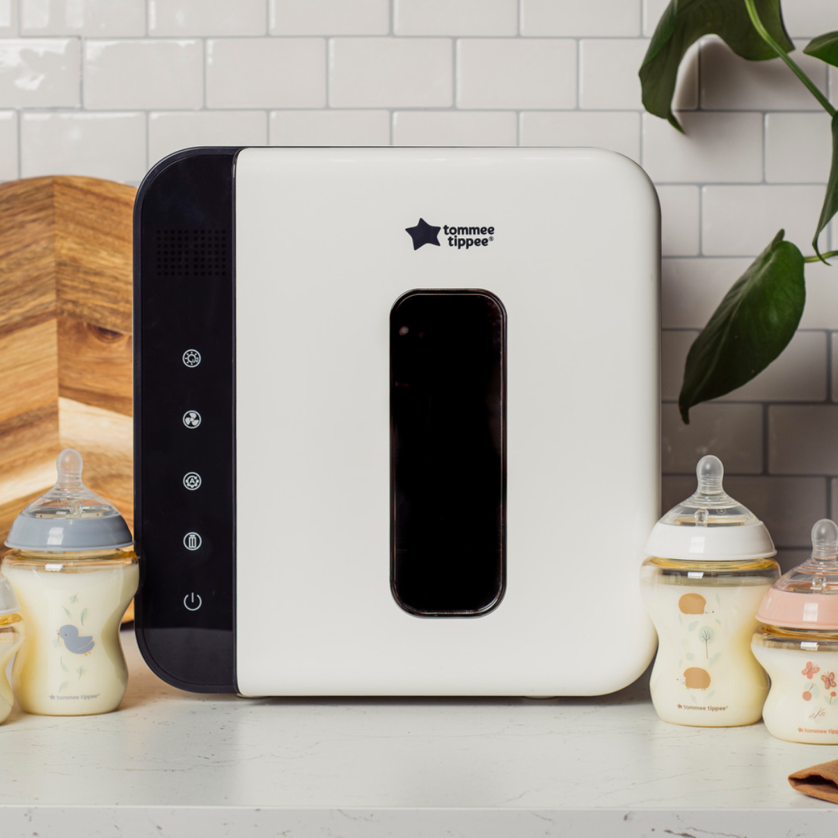 Bình Sữa PPSU Ty Siêu Mềm Tự Nhiên Tommee Tippee 260ml, Núm Ty Của Bình 3-6 Tháng, Họa Tiết