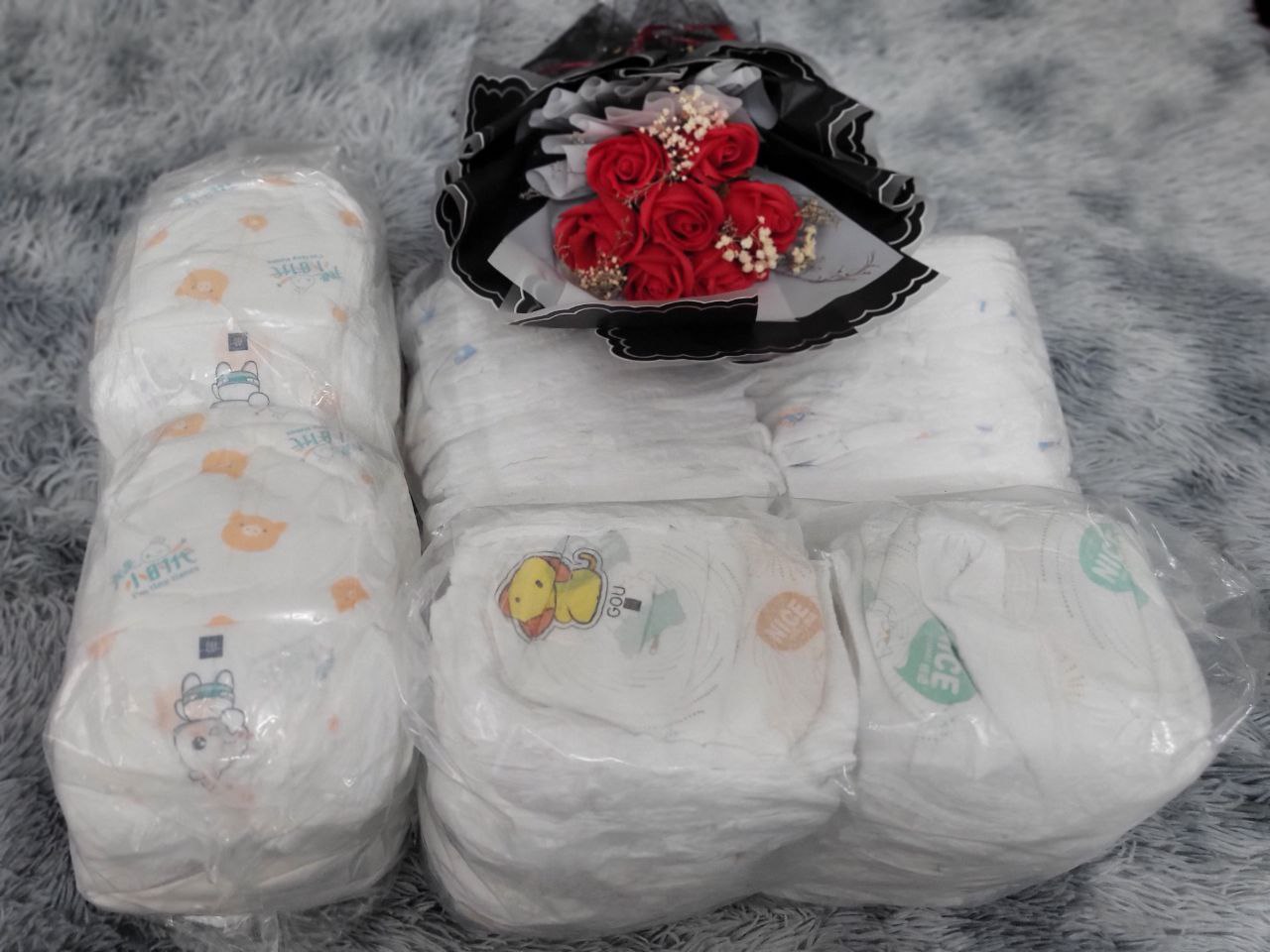 Combo 100 miếng bỉm quần hipgig A mền mại thấm hút tốt.