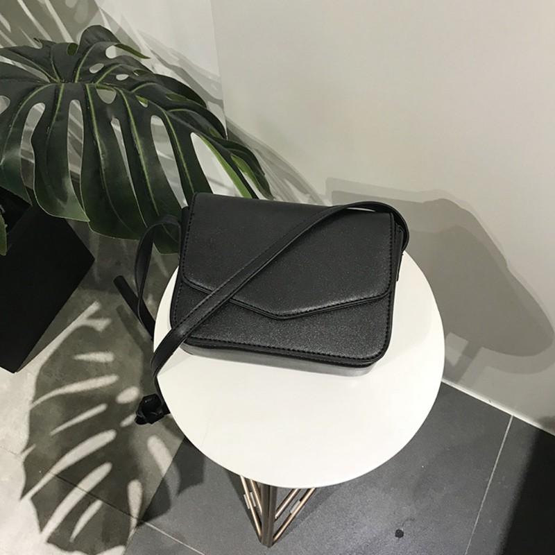 Túi xách nữ dáng vuông phong cách cổ điển