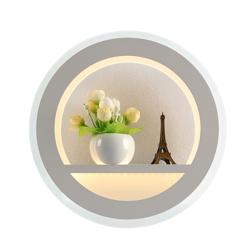 Đèn tường tháp Eiffel và chậu bông