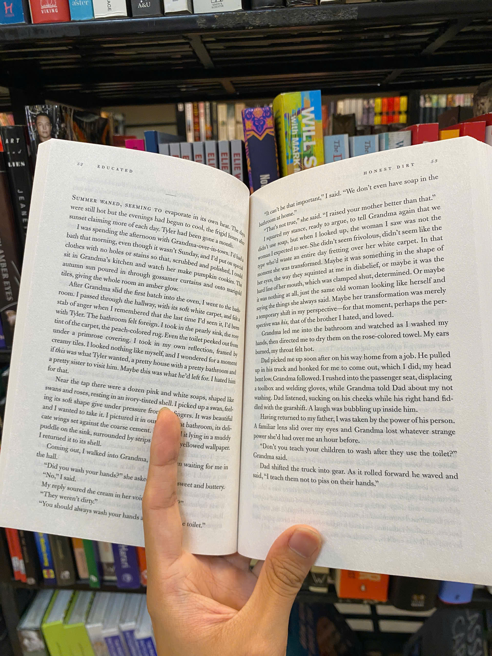 Sách - Educated by Tara Westover | The International Bestseller Biography / Memoir / Ngoại văn