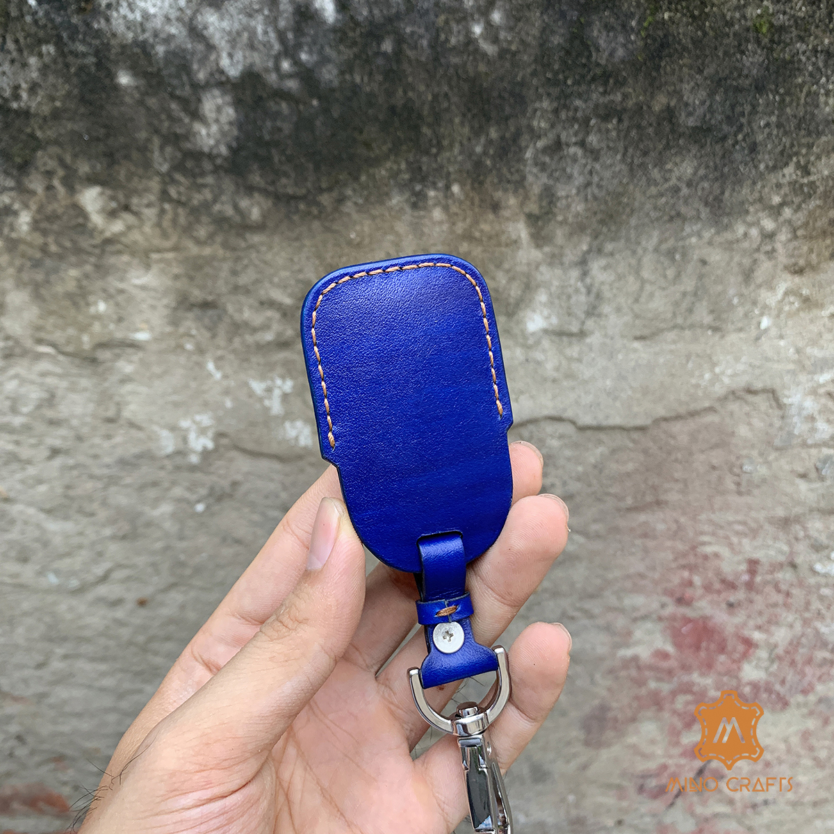 BAO DA DÁNG ĐỨNG CLASSIC DÀNH CHO CHÌA XE HONDA CR-V, BAO DA BÒ NGUYÊN TẤM ĐƯỢC LÀM THỦ CÔNG TỈ MỈ TỪNG CHI TIẾT