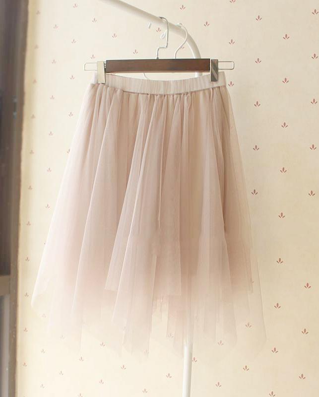Chân váy tulle xòe tròn dáng nhọn kem - CV051