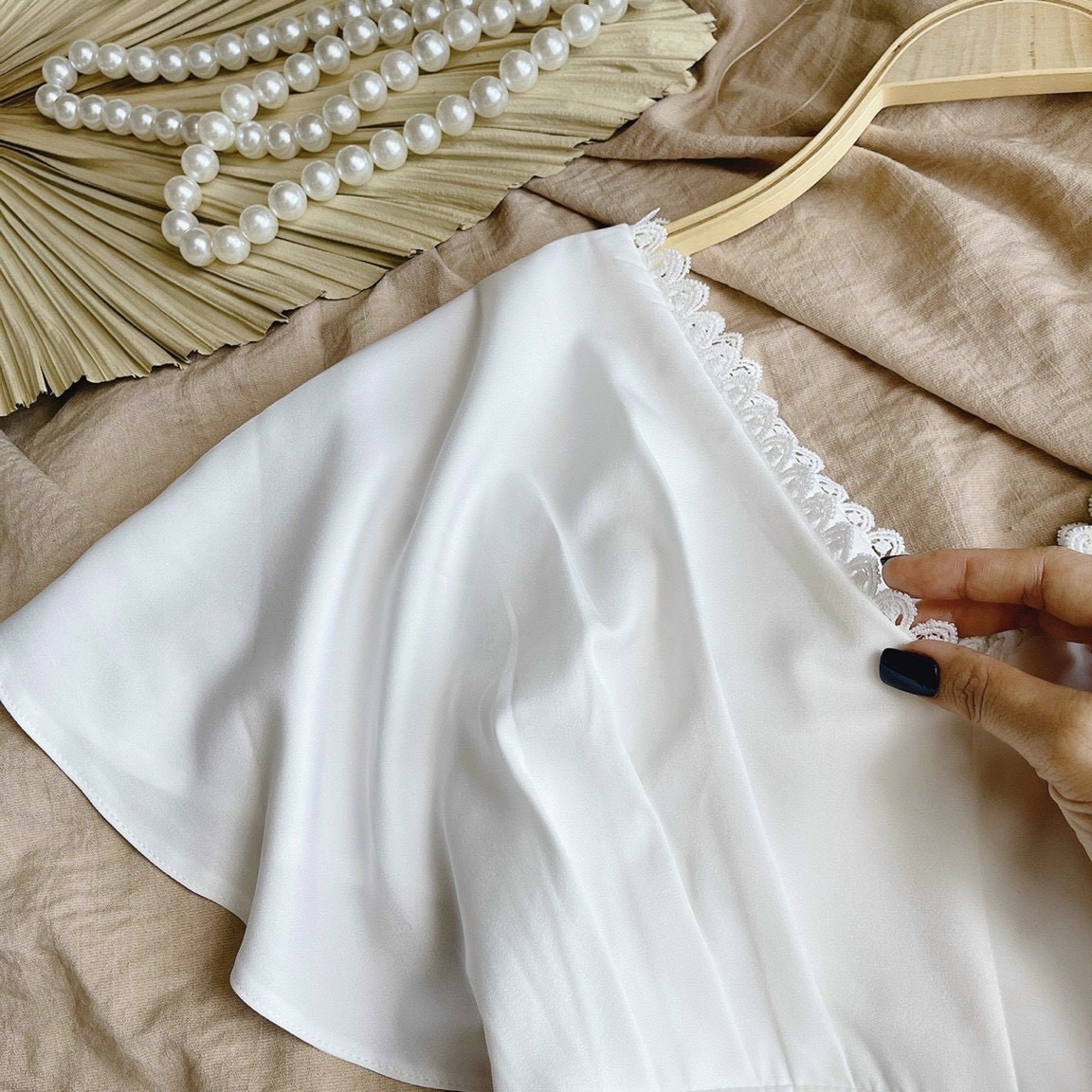 [ẢNH THẬT 100%] ĐẦM MAXI CỔ V VIỀN REN XẾP LY NGỰC (KÈM LÚP)