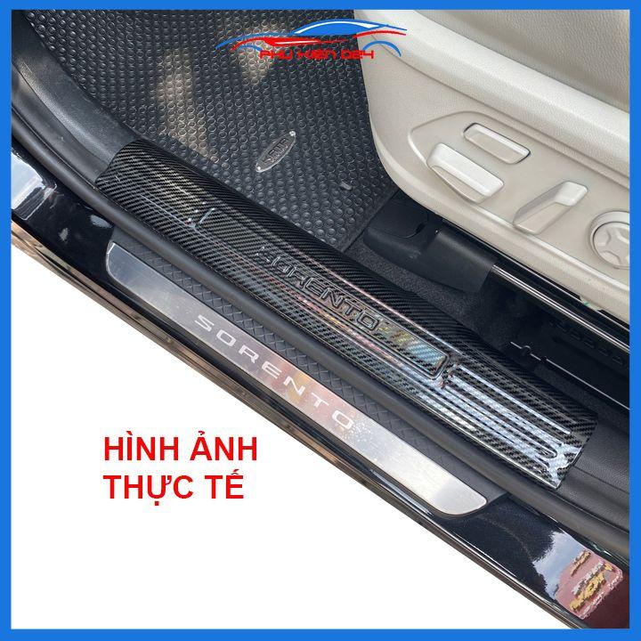 Bộ nẹp bước chân trong ngoài vân Cacbon xe Sorento 2020-2021 chống trầy làm đẹp ô tô