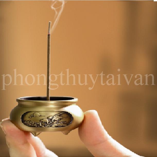 Lư hương Đồng tròn Mini 3 chân cắm nhang 5cm
