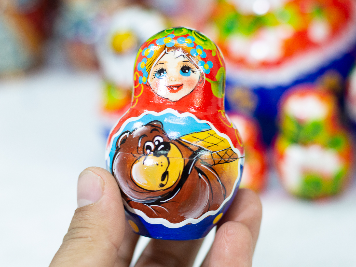 BỘ BÚP BÊ MATRYOSHKA 10 LỚP 18CM DÁNG TRÒN VẼ HOA VĂN "MISA VÀ GẤU NÂU" CỰC DỄ THƯƠNG