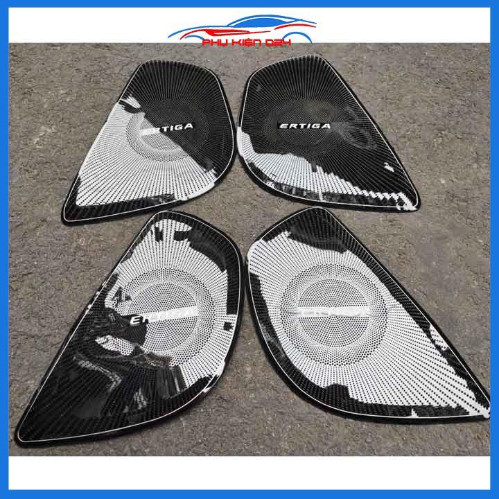 Bộ ốp màng loa vân Titan cho xe Ertiga 2019-2020-2021-2022 chống xước trang trí nội thất ô tô