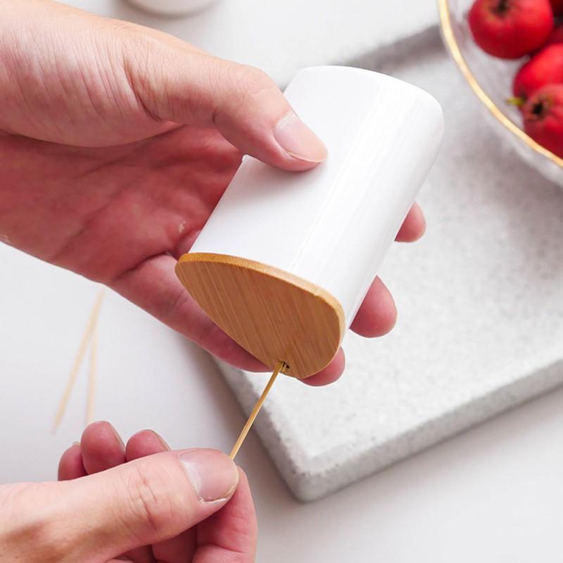 Lọ Đựng Tăm Xỉa Răng Màu Trắng Tiện Dụng