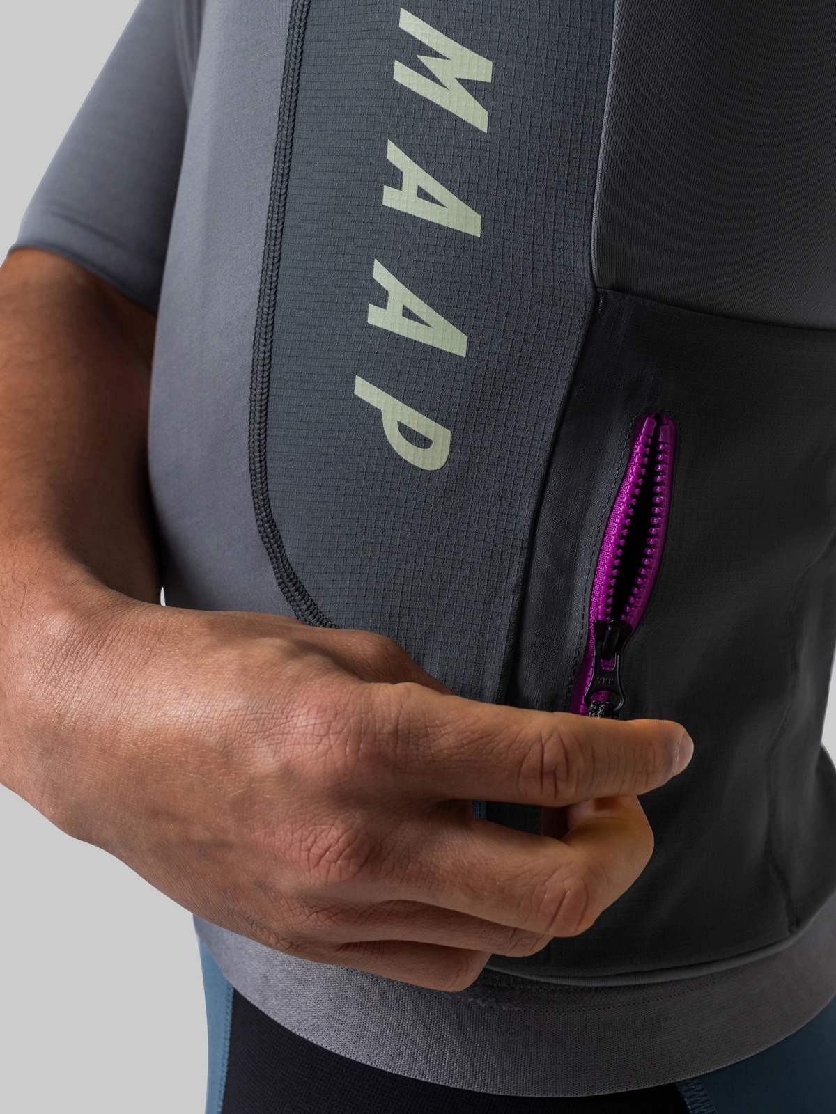 Áo Thể Thao Đạp Xe Nam MAAP Alt_Road Jersey